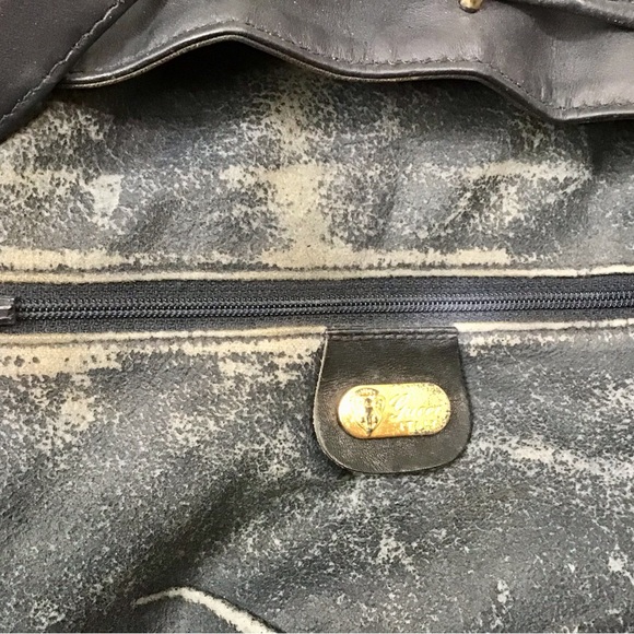 Gucci Bags - Picture 12 of 13